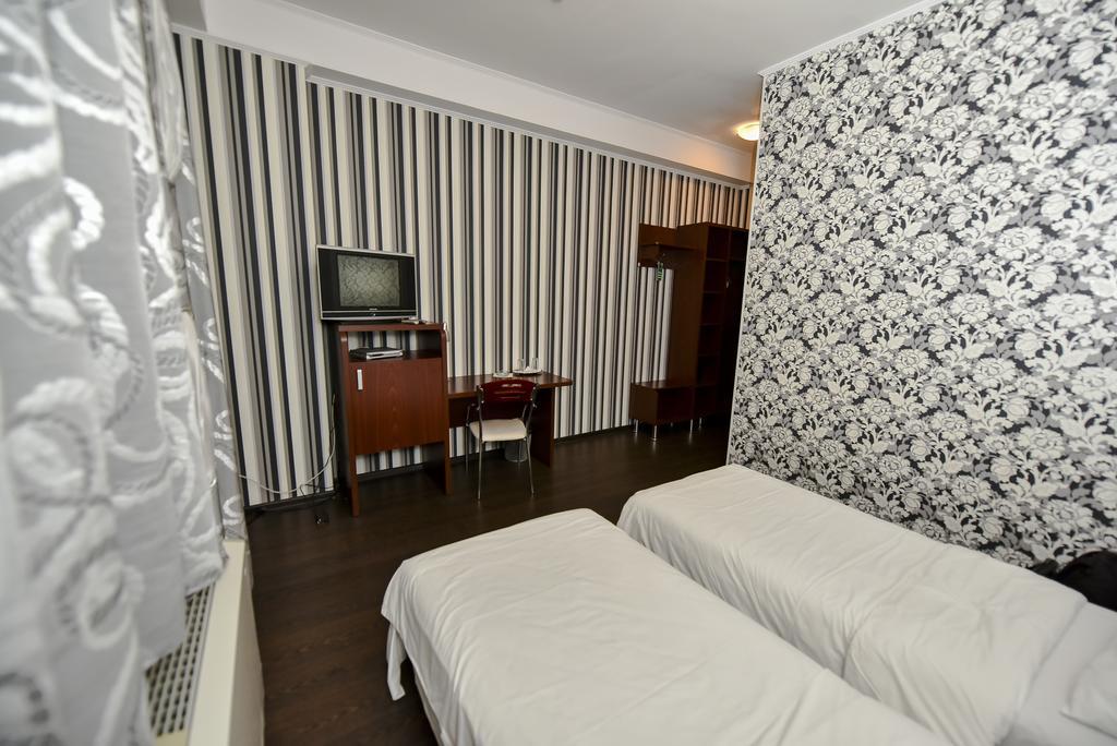 Mesogios Hotel Chisinau Exterior foto